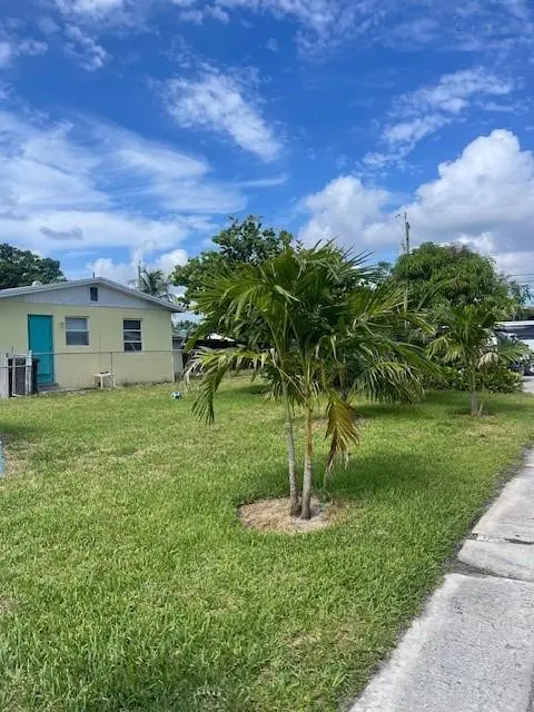 large land - can build add. unit at 1125 N F Street, Lake Worth Beach