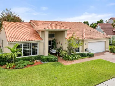 1011 NW 193rd Avenue, Pembroke Pines – sold