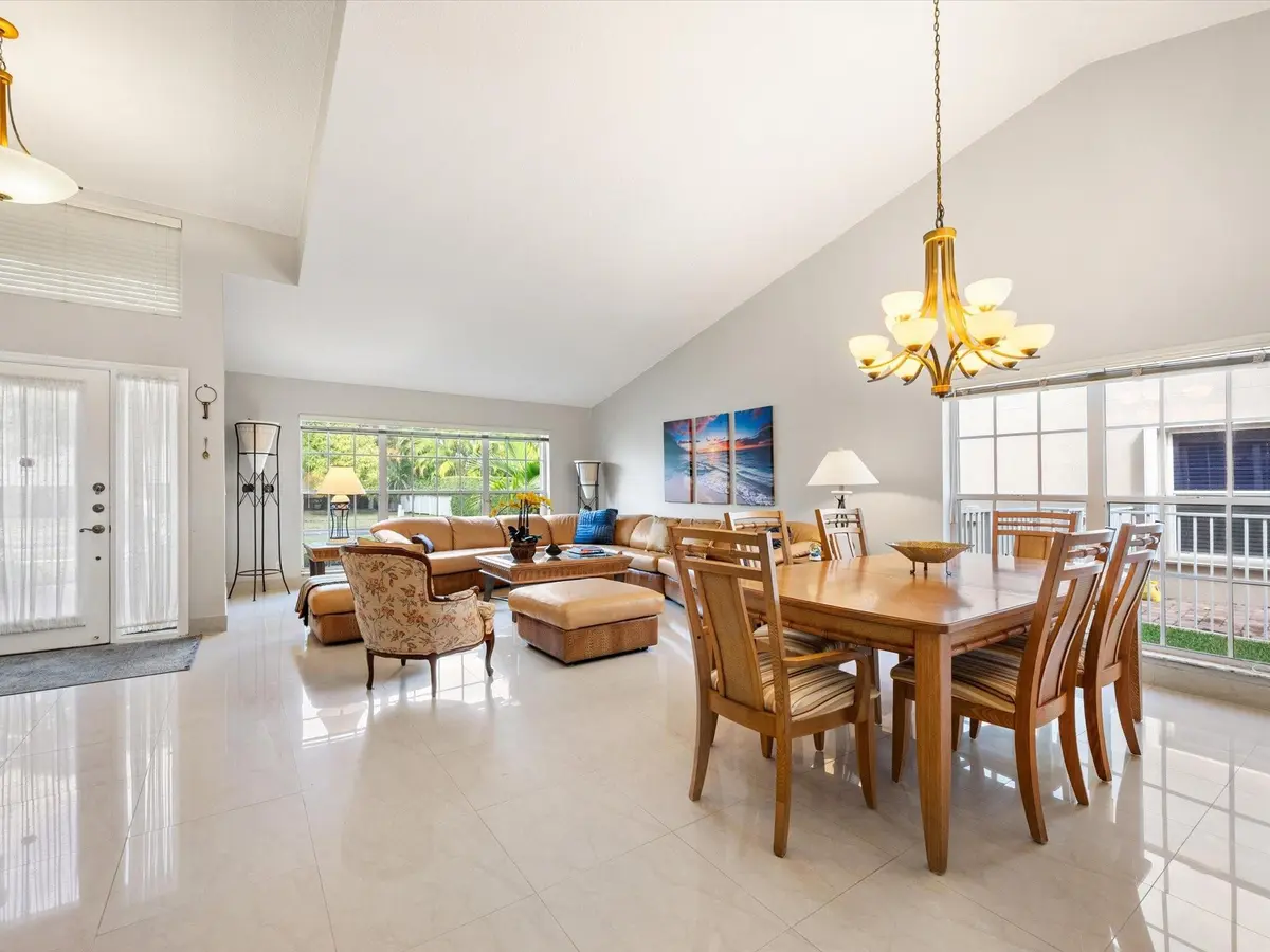 Photo 5 at 1011 NW 193rd Avenue, Pembroke Pines