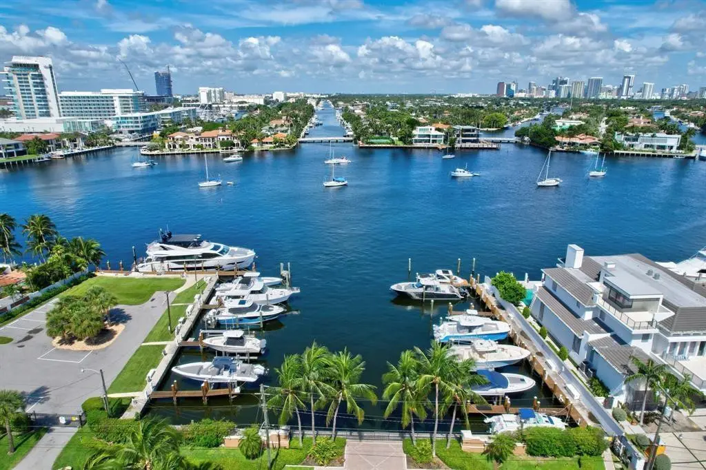 Photo 4 at 2520 Laguna Terrace, Fort Lauderdale