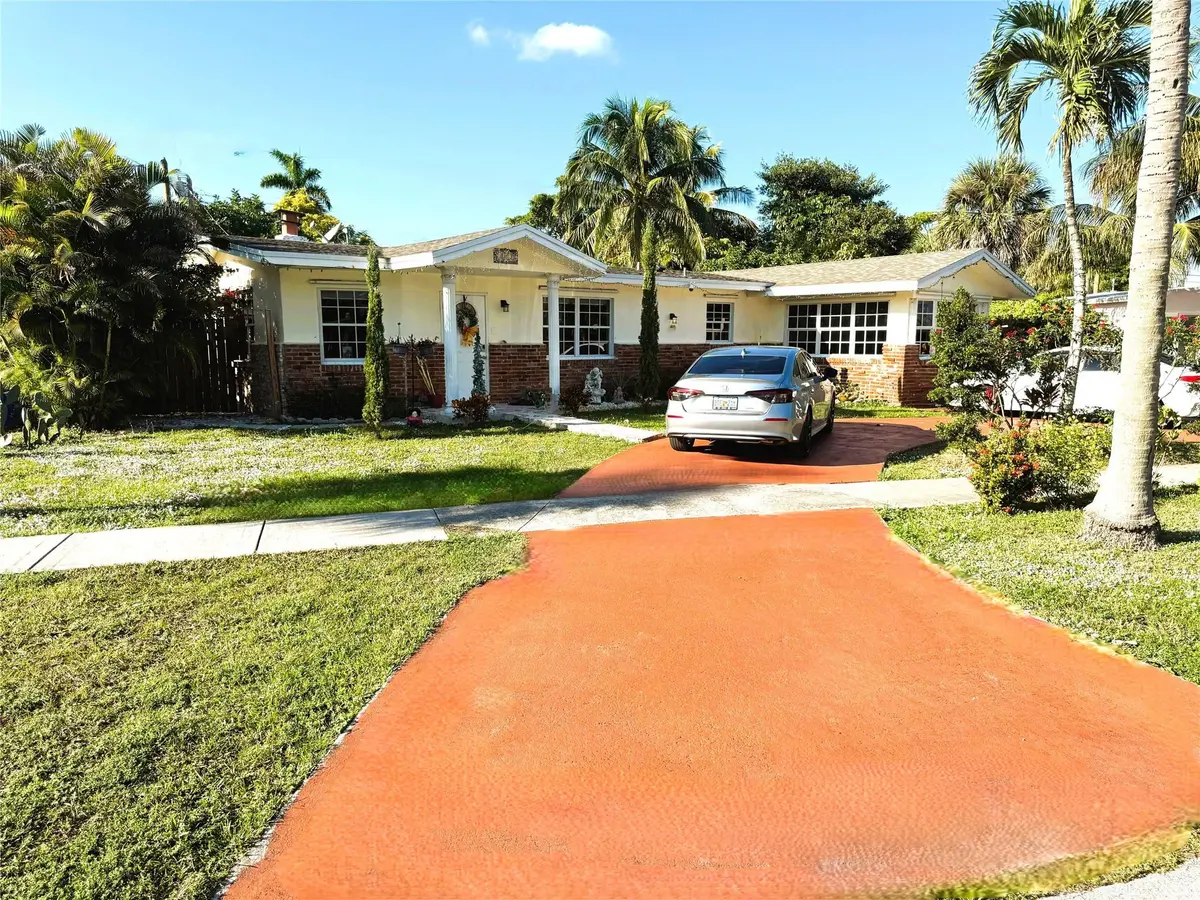 Can fit 5+ cars for parking at 1313 NW 58th Avenue, Margate