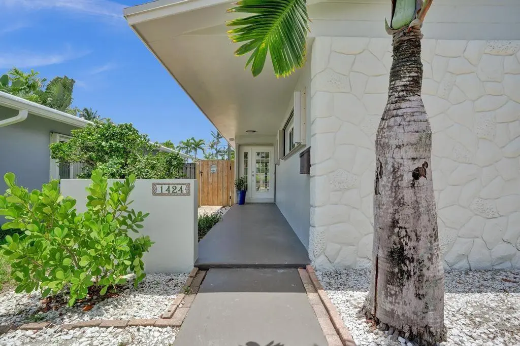 Photo 1 at 1424 Adams Street, Hollywood