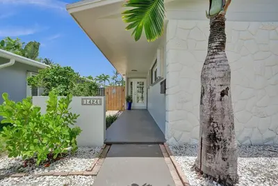 1424 Adams Street, Hollywood – sold