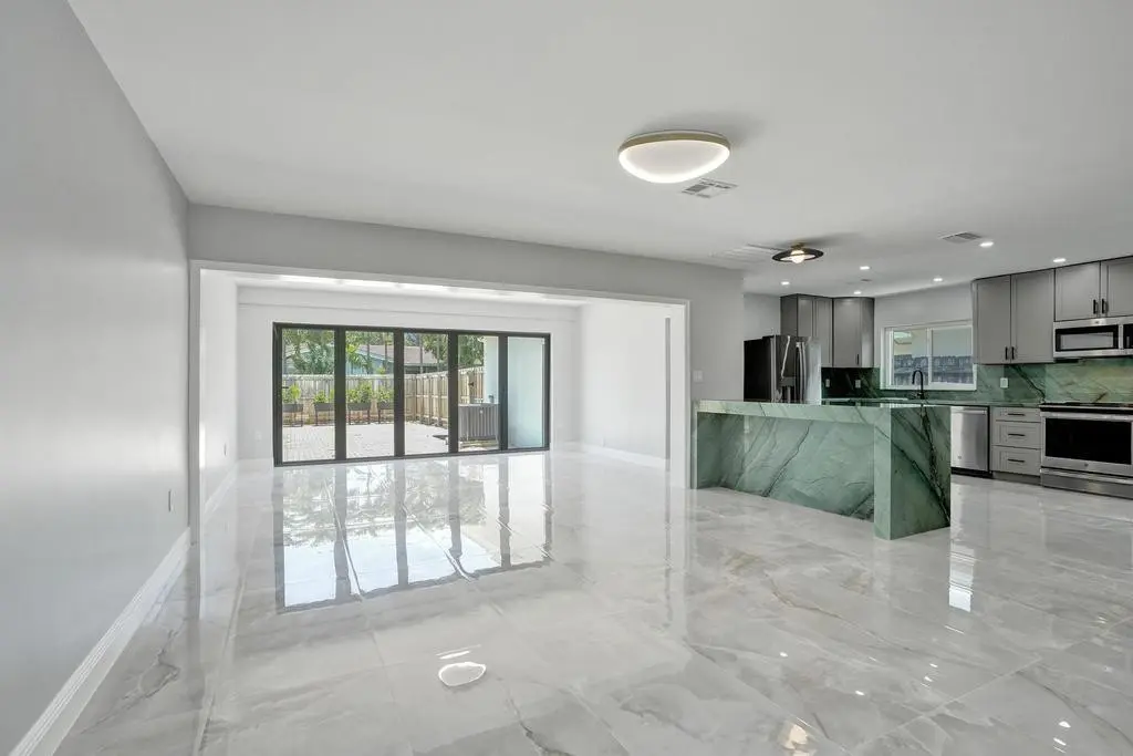 Photo 4 at 1424 Adams Street, Hollywood