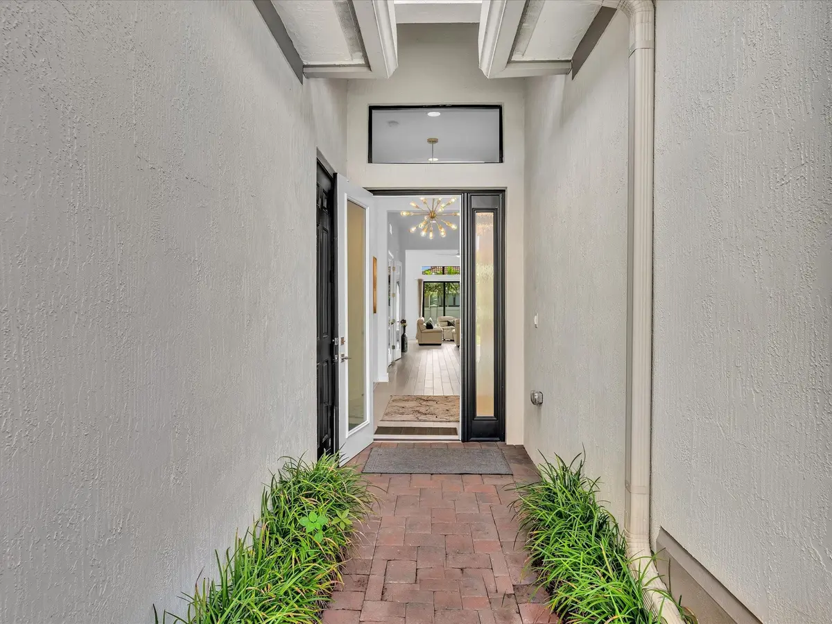 Photo 4 at 8928 Bastille Circle, Parkland