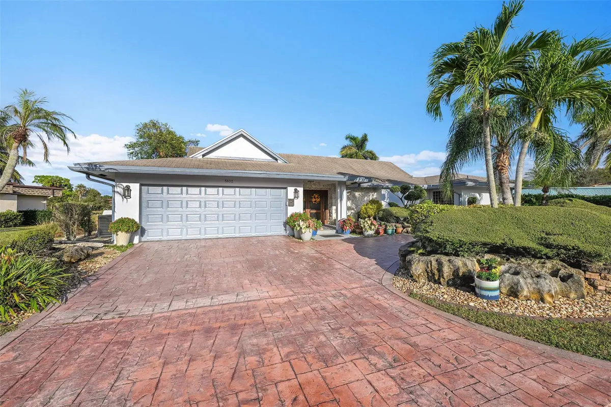 Photo 3 at 5102 Yellow Pine Lane, Tamarac