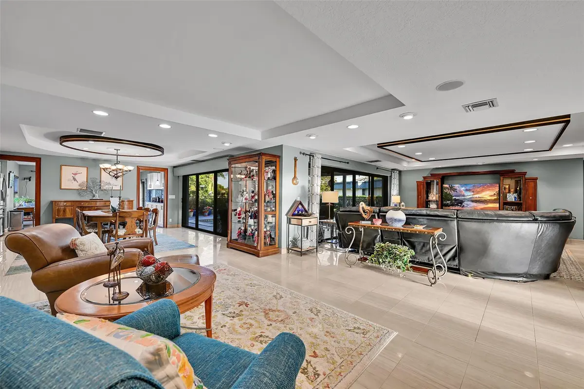 Photo 7 at 5102 Yellow Pine Lane, Tamarac
