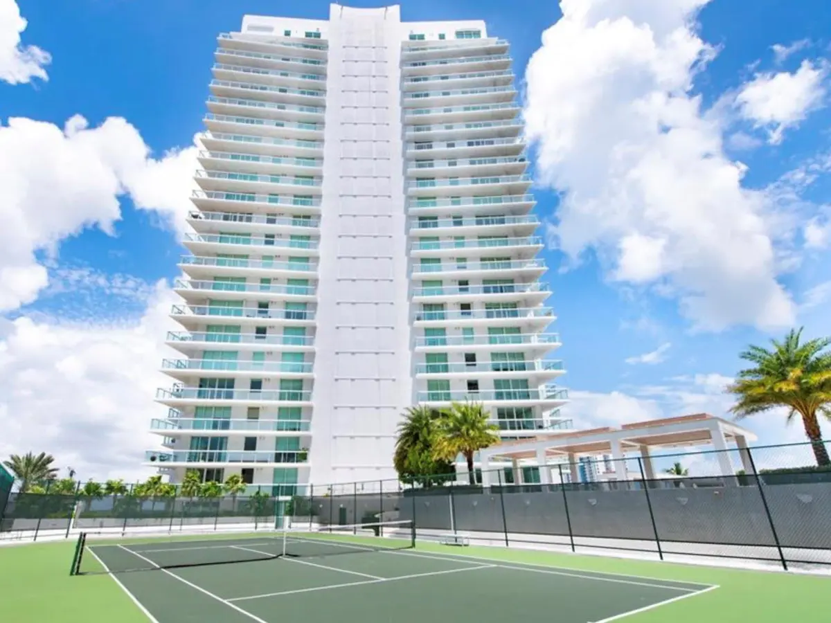 Photo 2 at 10 Venetian Way 502, Miami Beach