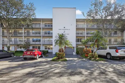 101 SW 132nd Way 418J, Hollywood – Condominium for sale