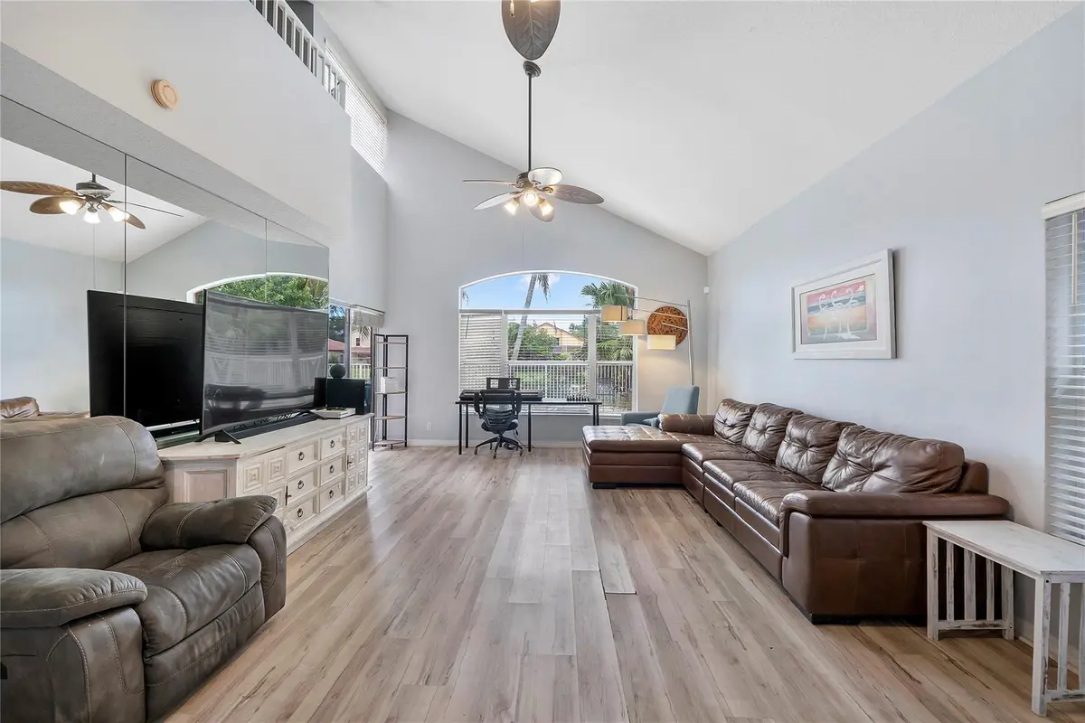Photo 3 at 4020 Dorado Drive, Riviera Beach