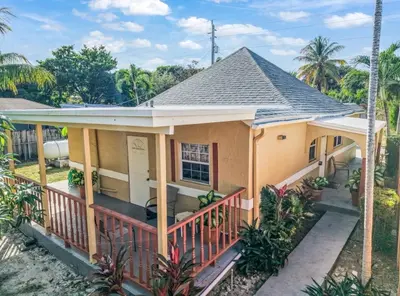 117 SW 1st Avenue, Hallandale Beach – sold