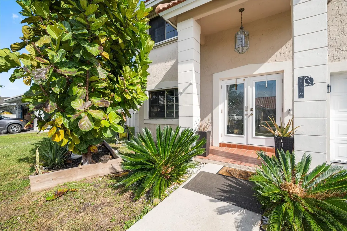 Photo 2 at 520 Sumter Avenue, Davie