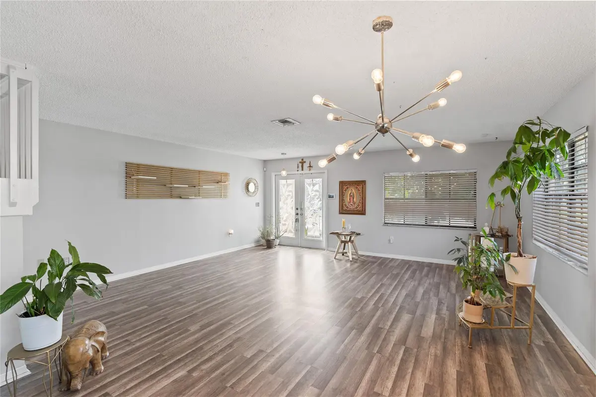 Photo 5 at 520 Sumter Avenue, Davie