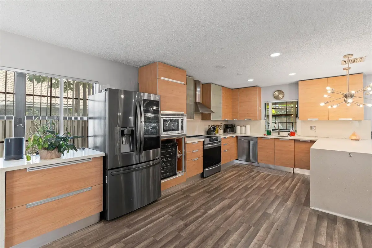 Photo 7 at 520 Sumter Avenue, Davie
