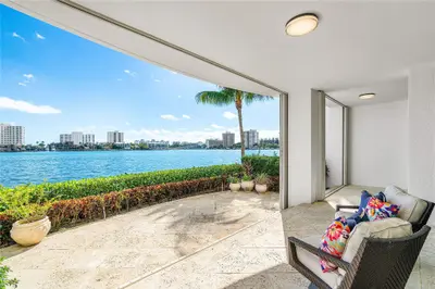 450 SE 5th Avenue 102N, Boca Raton – sold