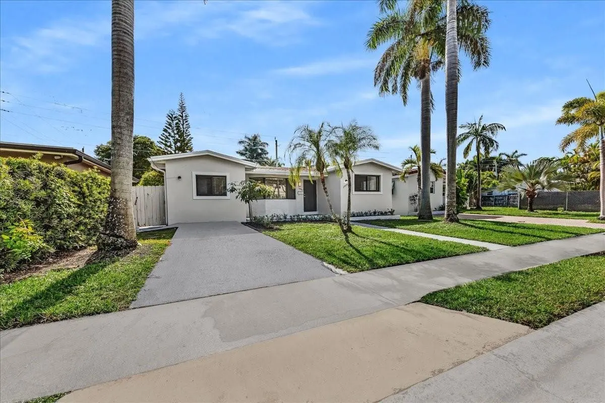 Photo 3 at 1004 Johnson Street, Hollywood