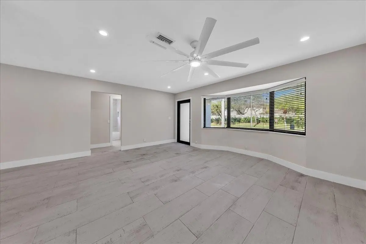 Photo 4 at 1004 Johnson Street, Hollywood