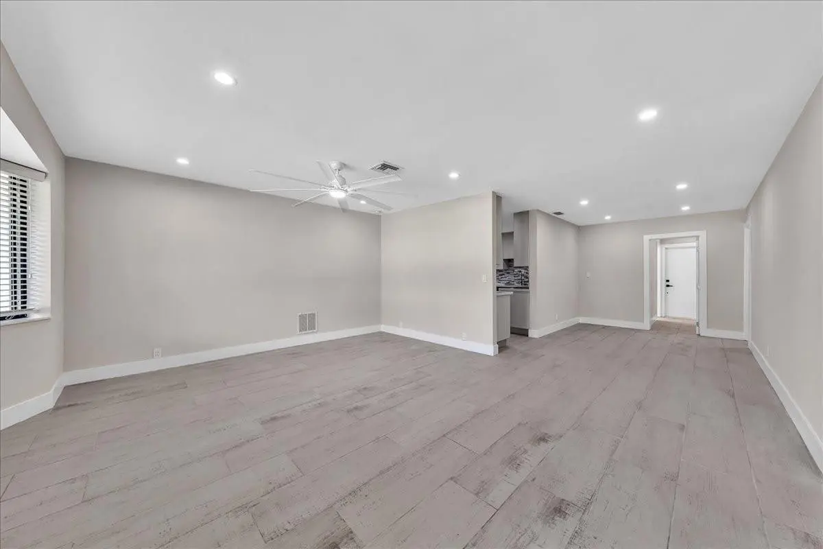 Photo 7 at 1004 Johnson Street, Hollywood