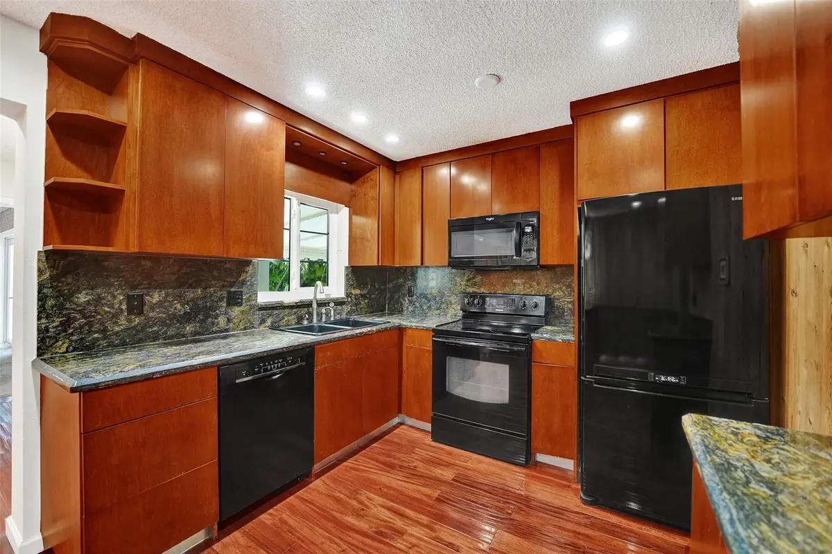 Photo 7 at 4731 NE 13 Avenue, Oakland Park
