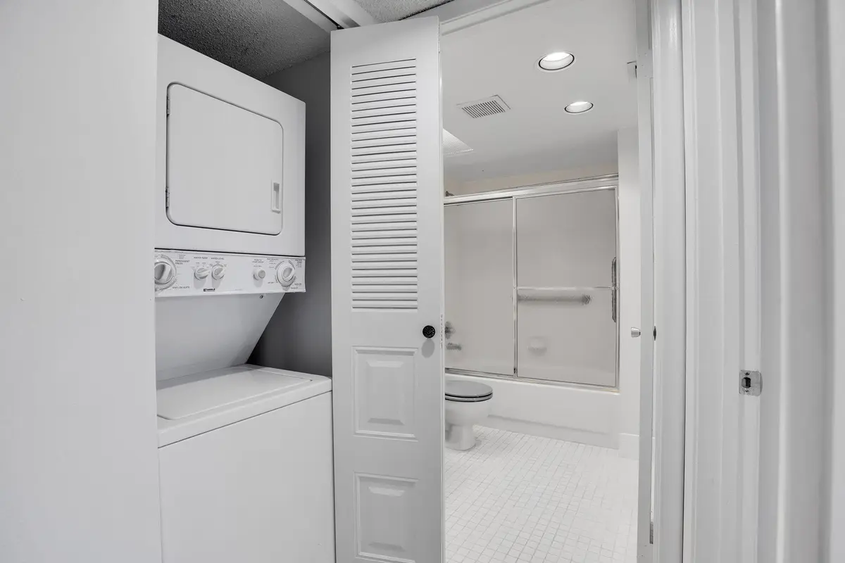 LAUNDRY at 1501 Cayman Way C2, Coconut Creek