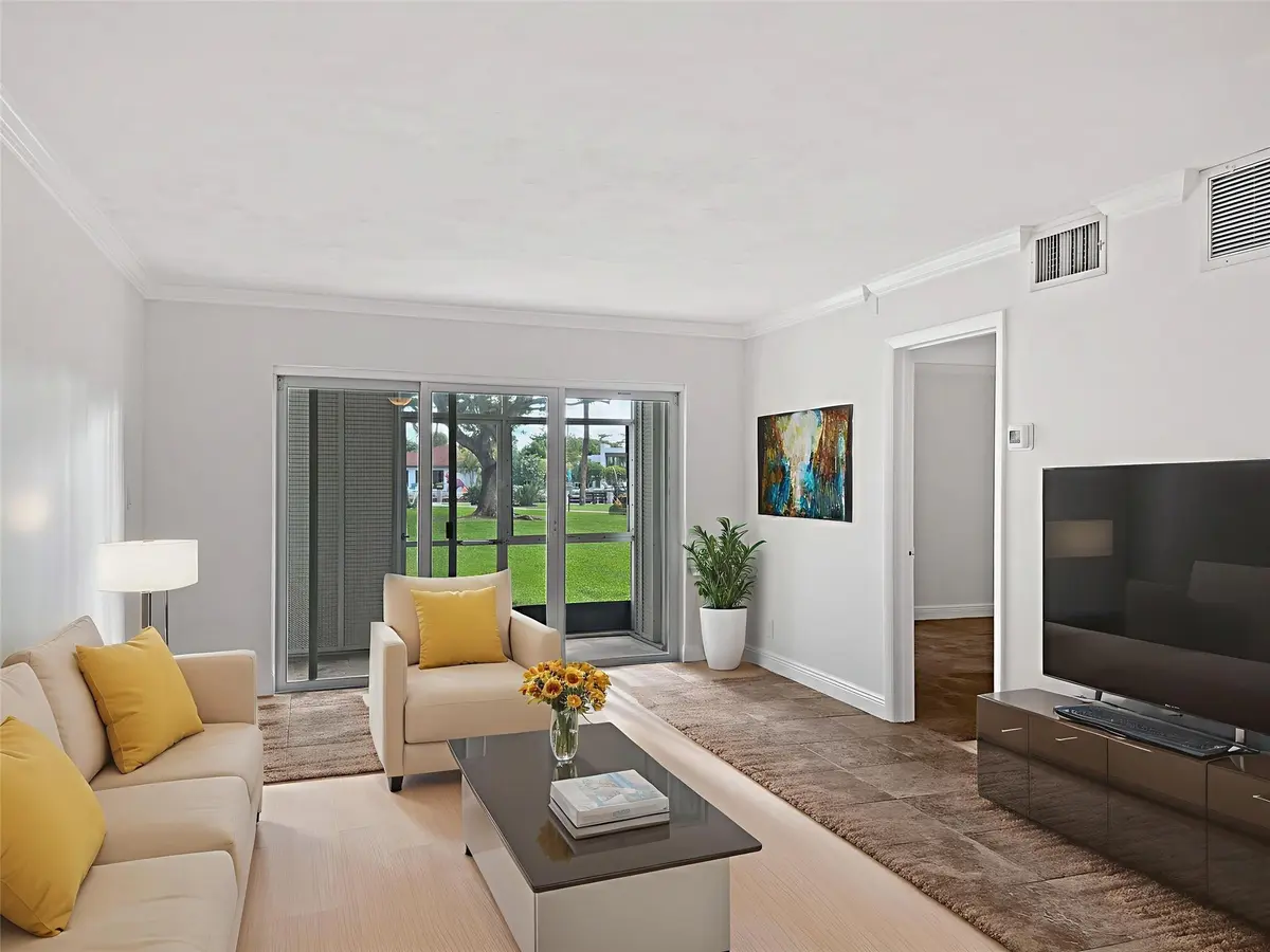 virtually STAGED at 2970 NE 16th Avenue 102b, Oakland Park