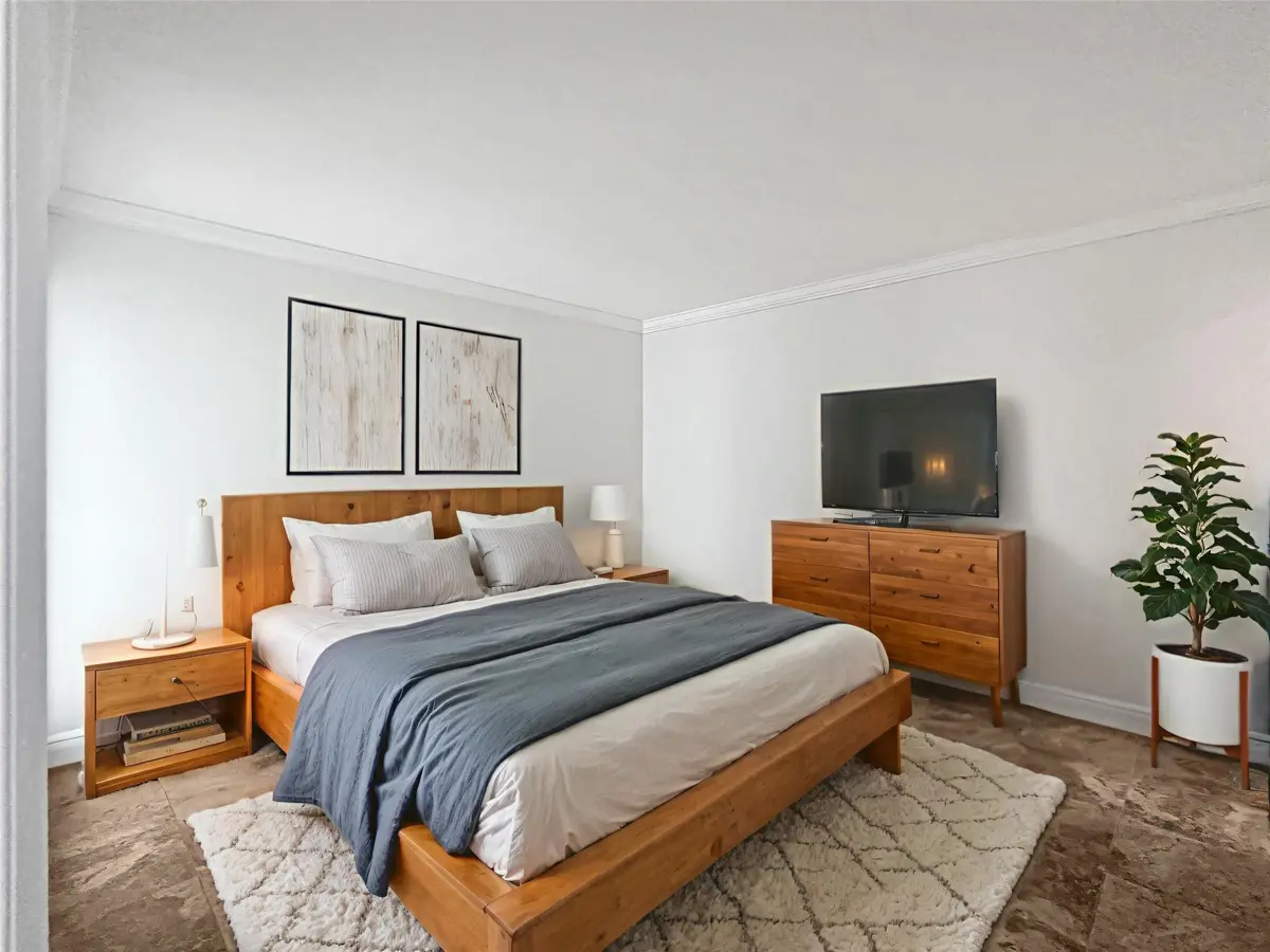 virtually STAGED at 2970 NE 16th Avenue 102b, Oakland Park