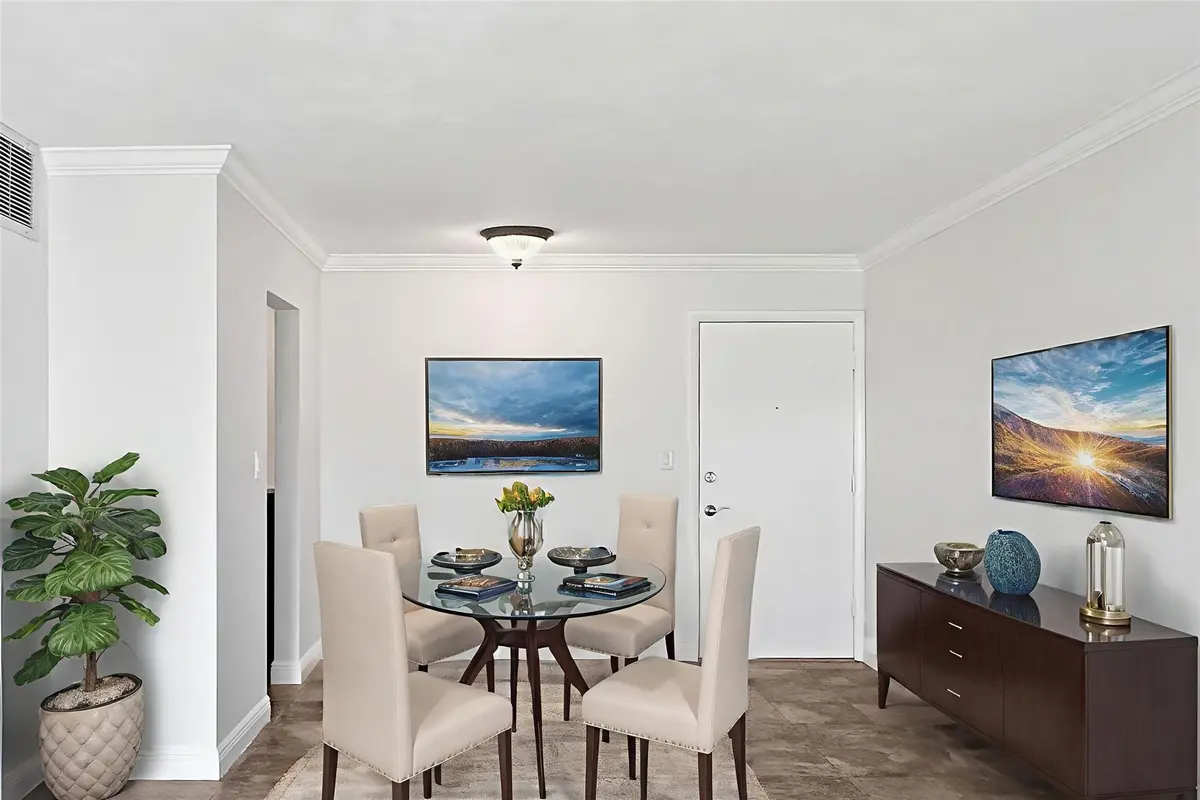 virtually STAGED at 2970 NE 16th Avenue 102b, Oakland Park