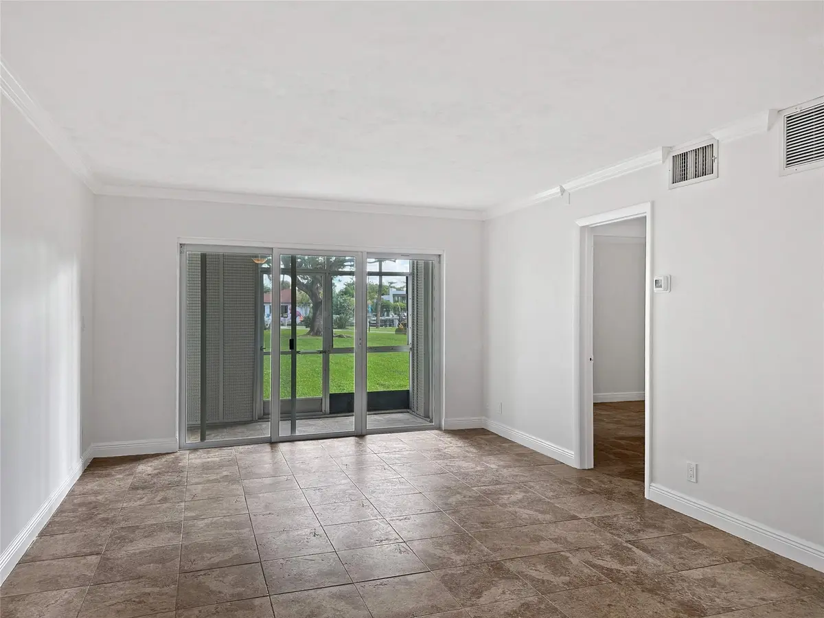 Photo 5 at 2970 NE 16th Avenue 102b, Oakland Park