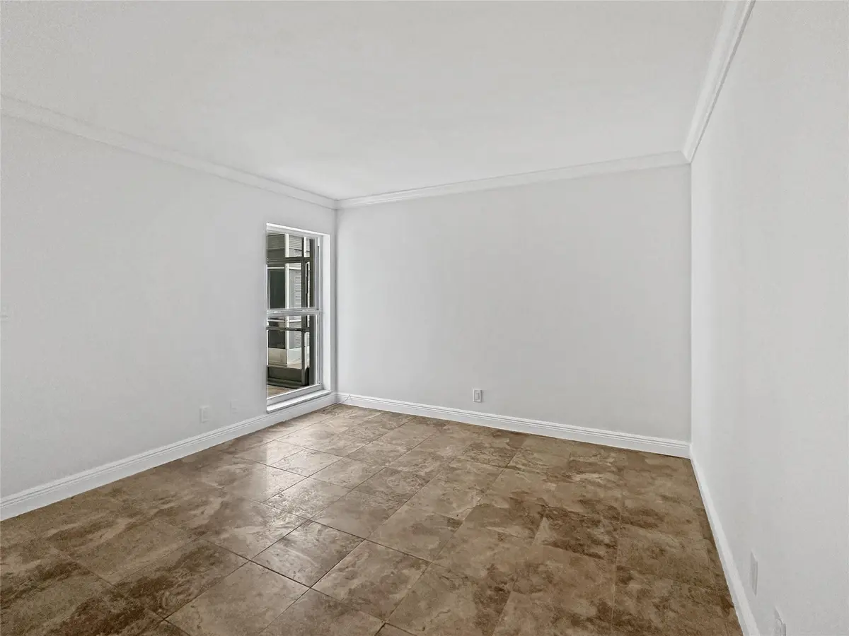 Photo 8 at 2970 NE 16th Avenue 102b, Oakland Park