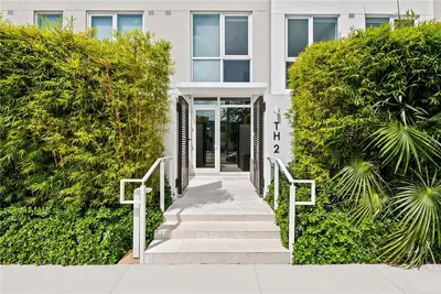 401 N Birch Road TH2, Fort Lauderdale – sold