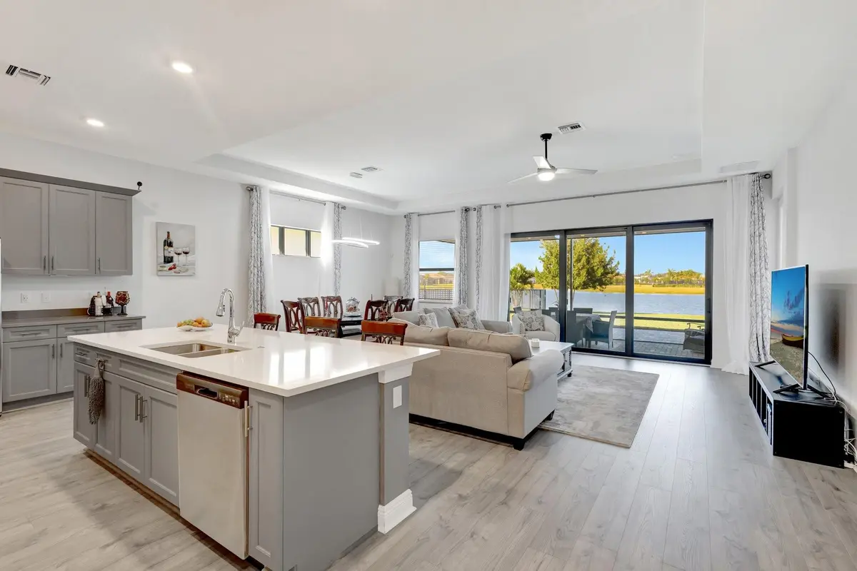 Photo 4 at 15865 Key Biscayne Lane, Westlake
