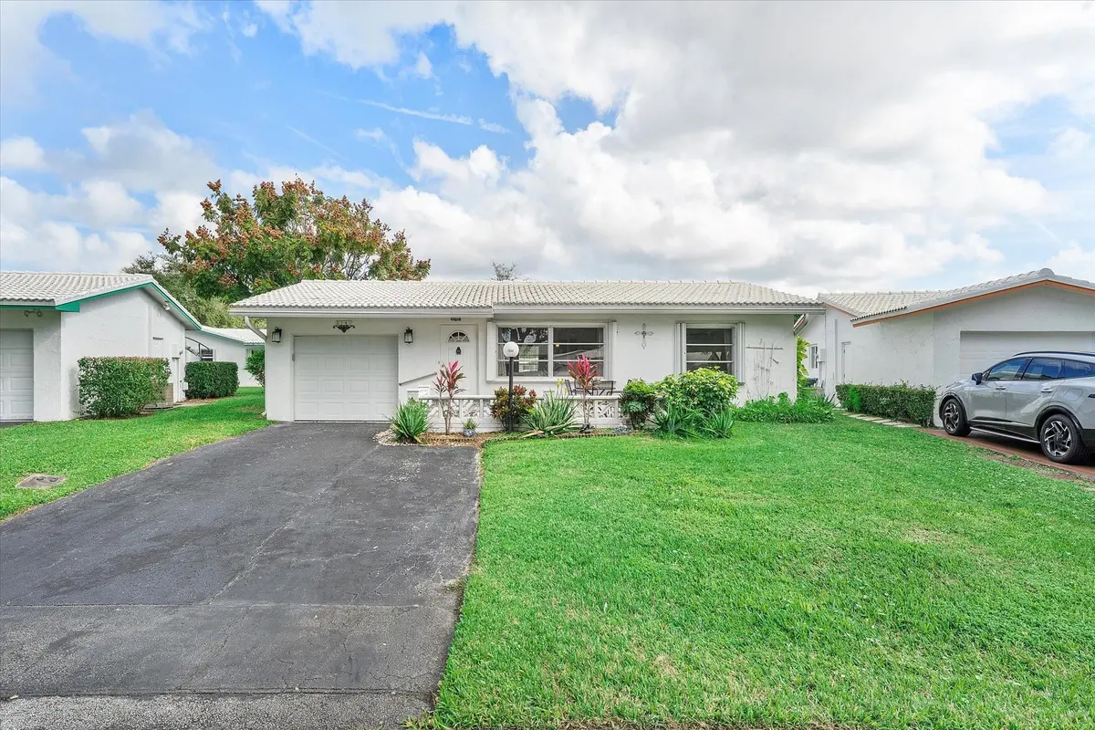 Photo 2 at 1540 NW 85th Avenue, Plantation