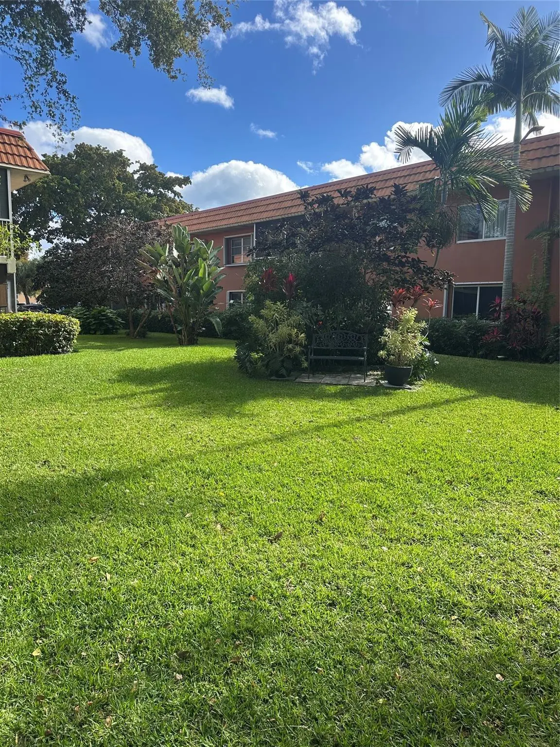 COURTRYARD at 119 NE 19th Court 215 G, Wilton Manors