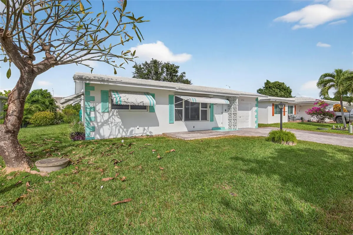 Photo 2 at 2711 NW 4th Avenue, Pompano Beach