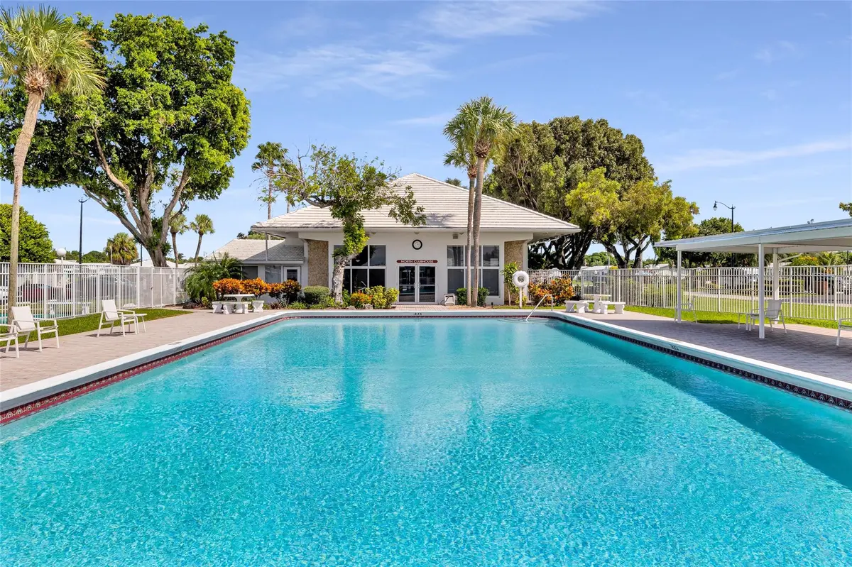 Community pool at 2711 NW 4th Avenue, Pompano Beach