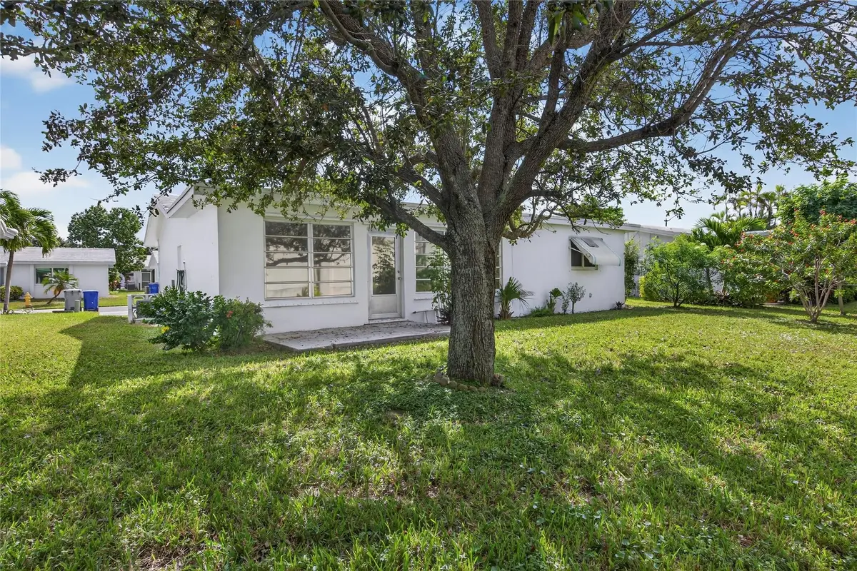 Backyard and side yard at 2711 NW 4th Avenue, Pompano Beach
