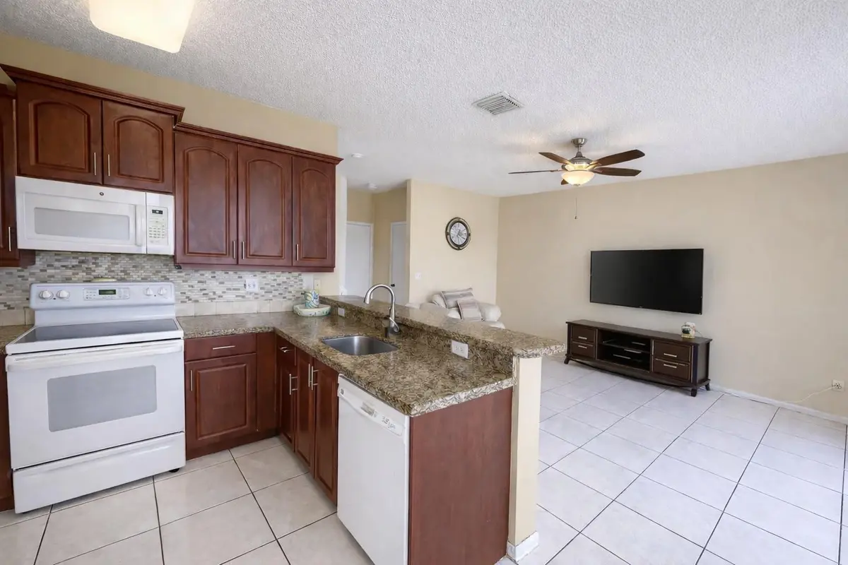 Photo 7 at 140 NW 151st Avenue, Pembroke Pines