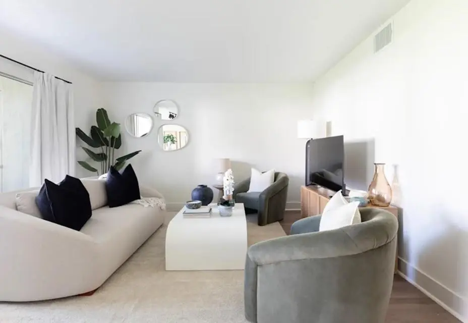 Photo 3 at 800 The Pointe Drive, West Palm Beach