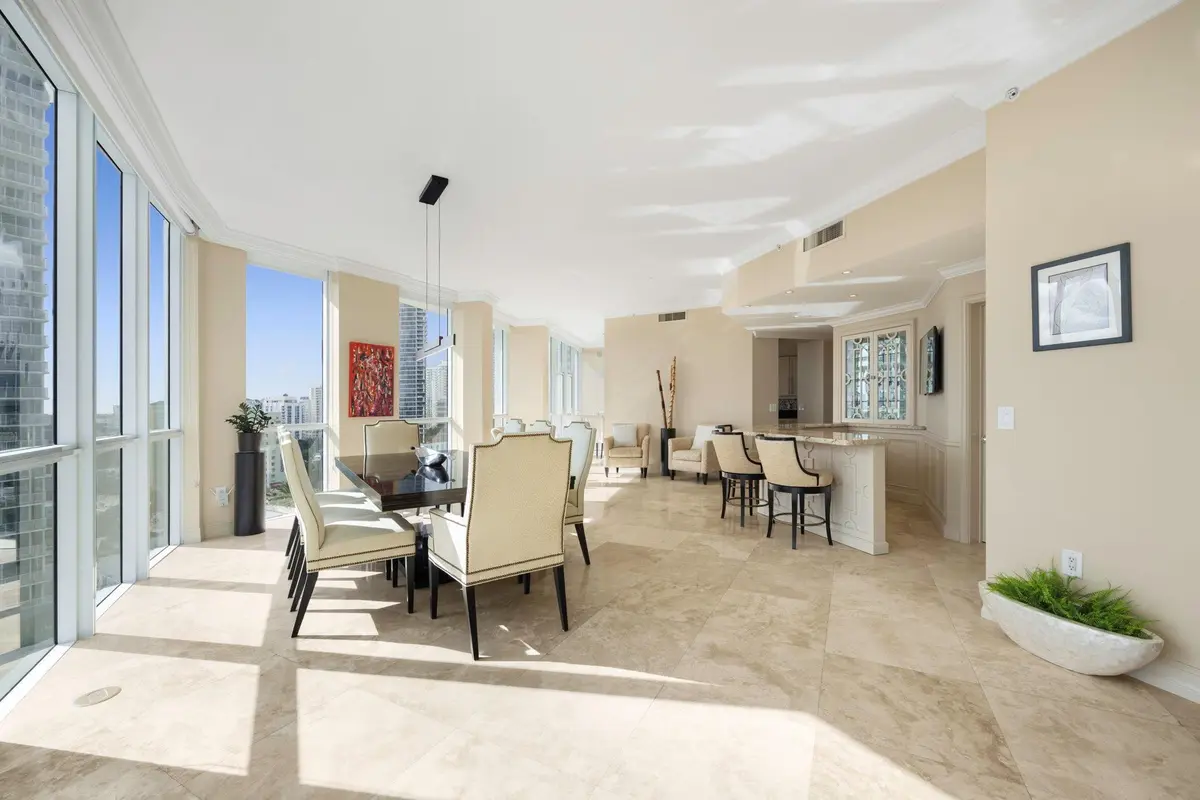 Dining + Sitting Area + Bar at 111 SE 8th Avenue Ph-1701, Fort Lauderdale