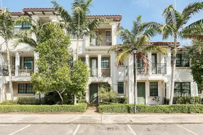 11303 SW 15th Street, Pembroke Pines – Townhouse for sale