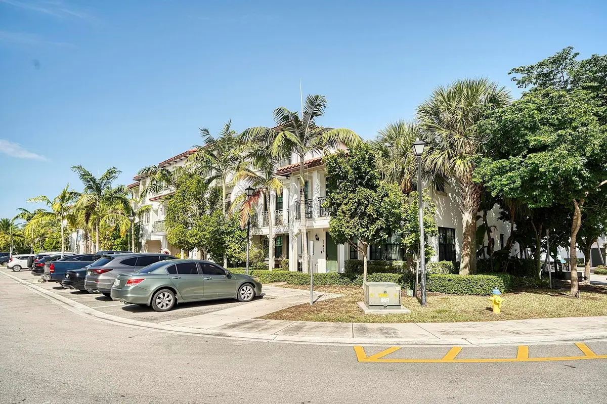 Photo 3 at 11303 SW 15th Street, Pembroke Pines