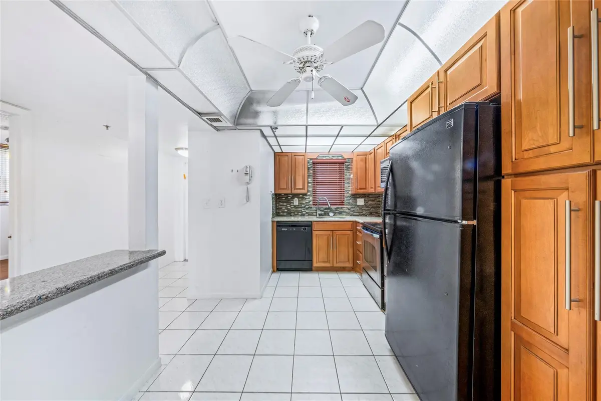 Photo 6 at 3150 W Rolling Hills Circle 210, Davie