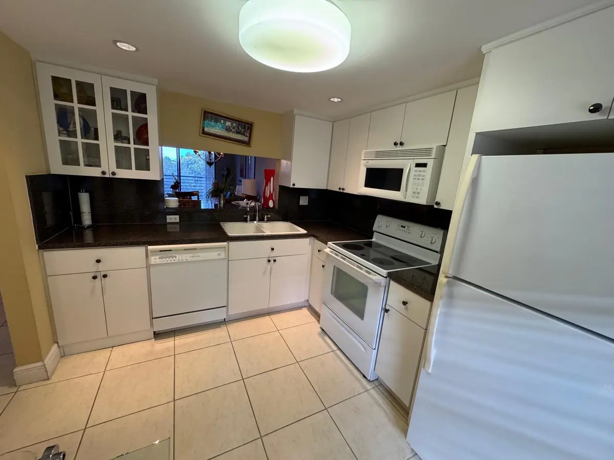Photo 3 at 900 Colony Point Circle 407, Pembroke Pines