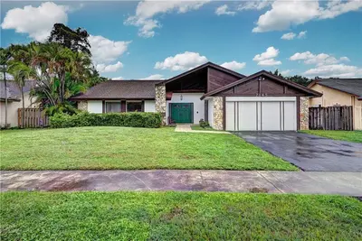 7145 NW 49th Court, Lauderhill – sold