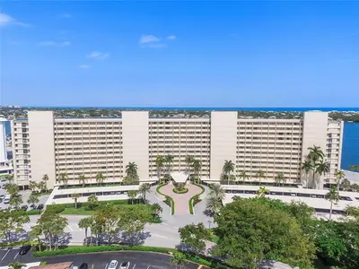 136 Lakeshore Drive T10, North Palm Beach – sold