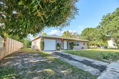 6597 Salem Street, North Lauderdale – Single Family Residence for sale