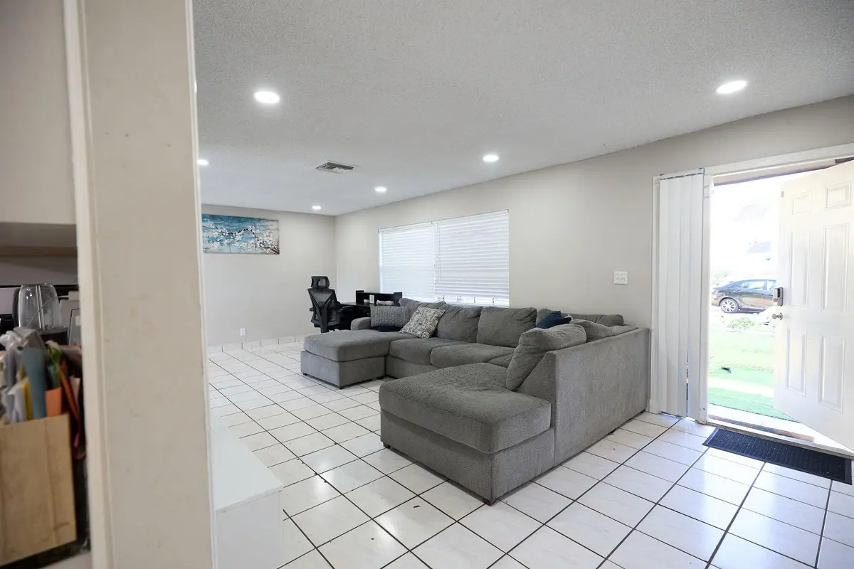 Photo 3 at 6597 Salem Street, North Lauderdale