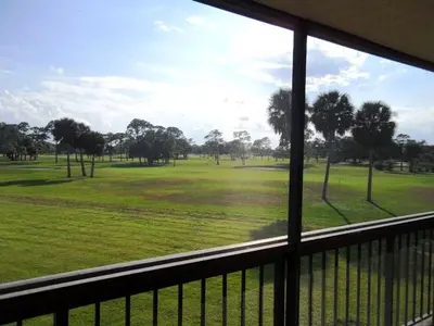 9440 Meadowood Drive 205, Fort Pierce – sold