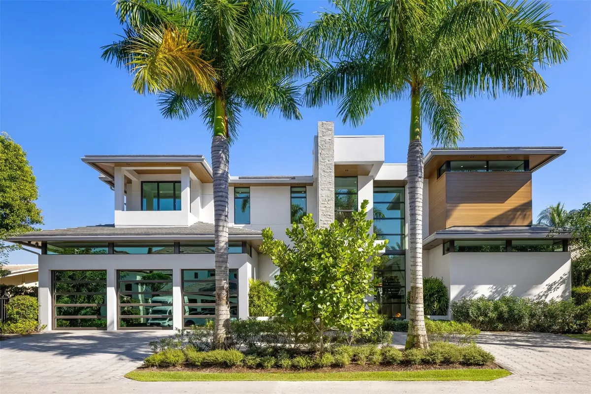 Photo 5 at 100 Royal Palm Drive, Fort Lauderdale