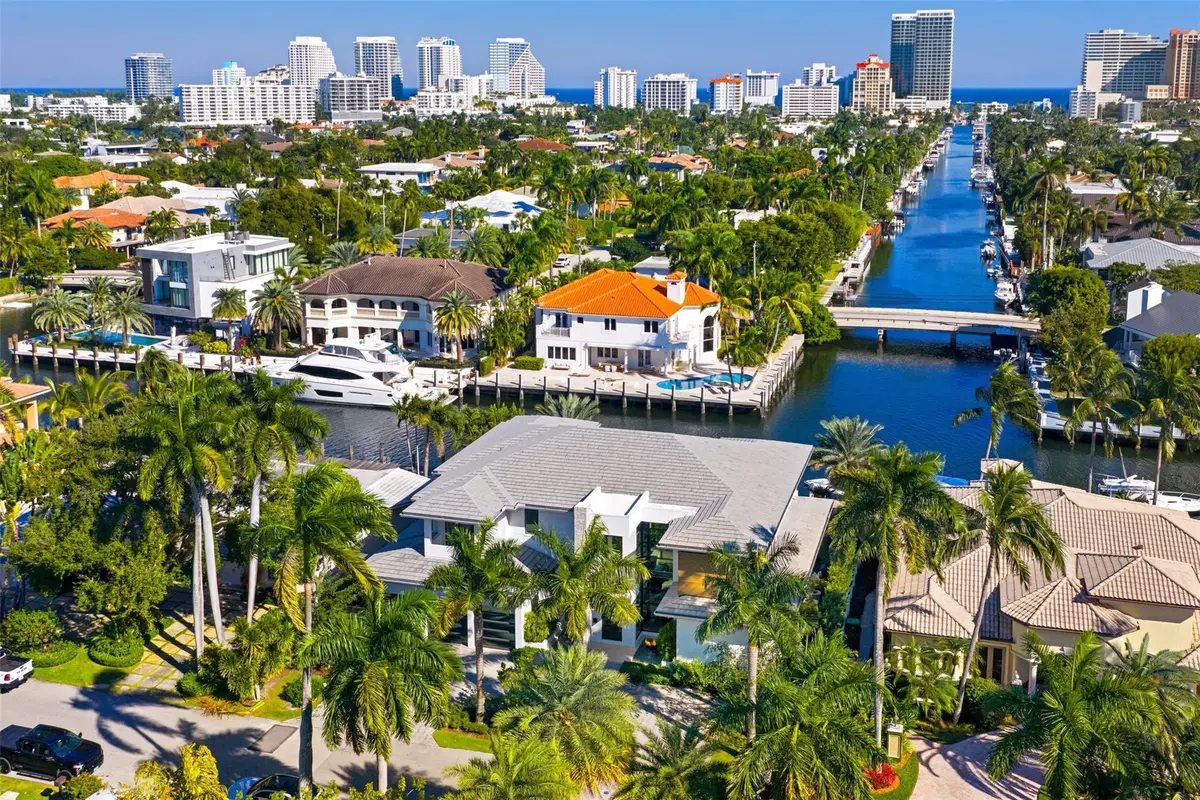 Photo 6 at 100 Royal Palm Drive, Fort Lauderdale